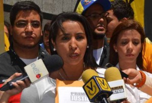 Diputada Castro de Forero exigió libertad de presos políticos