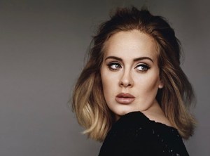 Adele mostró su cuerpazo y su nuevo look en sorprendente foto