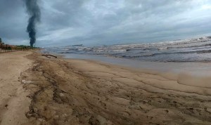 Derrame petrolero asfixia los frágiles ecosistemas de la costa venezolana