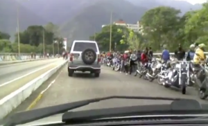 La INTERMINABLE cola de motorizados en las calles de Mérida para echar gasolina #10Ago (VIDEO)
