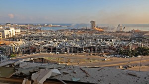 La explosión en Beirut grabado en cámara lenta permite ver cómo su onda expansiva sembró la destrucción