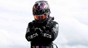 EN VIDEO: El emotivo homenaje de Hamilton a Chadwick Boseman en la Fórmula 1