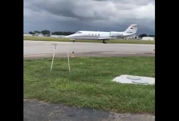 En VIDEO: Avión venezolano incautado con armas fue puesto bajo custodia en aeropuerto de EEUU