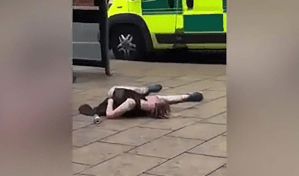 El devastador efecto de “la droga zombie” que dejó a cinco adictos inconscientes en la calle (VIDEO)