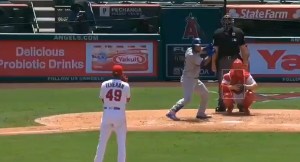 ¡Debut soñado! El venezolano Keibert Ruiz conectó jonrón en su primer turno de MLB (Video)