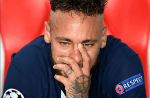 Un Neymar inconsolable abandonó el terreno tras perder la Champions League