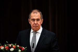 El jefe de la diplomacia de Rusia llegó para una inusual visita a Siria