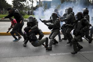 UE insta a investigar uso excesivo de violencia policial en Colombia