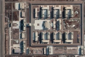Una investigación dice que hay 380 centros de detención en Xinjiang