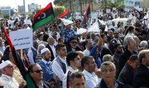 Manifestantes incendiaron la sede del gobierno libio paralelo en Bengasi