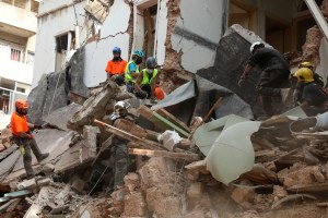 Increíble: Detectan señales de vida bajo escombros en Beirut, casi un mes después de la explosión