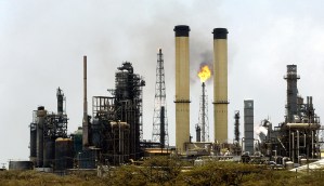 Producción de combustible en refinerías de Paraguaná no cubre ni el mercado interno