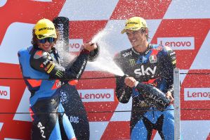 Luca Marini gana en Moto2 y consolida su liderato