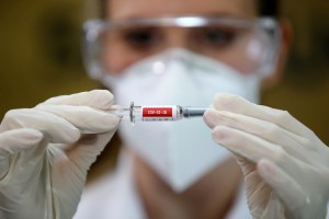 Banco Mundial aprobó ayuda de 12 mil millones de dólares para vacunas contra el Covid-19
