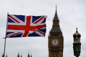 La Bolsa Londres sube tras el aumento del estímulo económico en el Reino Unido