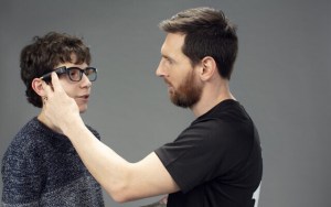 Lionel Messi será la cara de la startup israelí OrCam, creadora de un dispositivo que ayuda a la gente ciega (VIDEO)