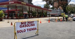 ¡Como panelitas de San Joaquín! Así venden la gasolina en el Zulia (Video)