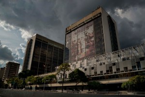 Suiza toma medidas contra dos bancos por sus lazos con la venezolana Pdvsa (Comunicado)