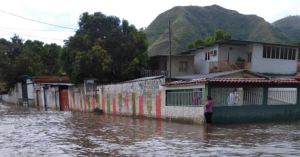 Reportaron nueva inundación por desbordamiento del río El Limón (Fotos y Videos)