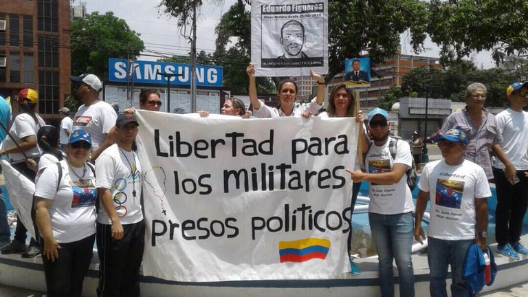 El Frente Institucional Militar reclama libertad para oficiales presos políticos
