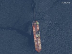 Damaged Venezuelan oil tanker drawing international concern