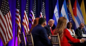 Trump centró temas económicos en mesa de debate con latinos en Miami (VIDEO)