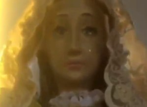 ¡IMPRESIONANTE! El momento en que la imagen de la Virgen del Valle llora ante sus feligreses en Carrizal (VIDEO)