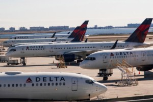 Más de 700 pasajeros tienen prohibido viajar en aerolíneas estadounidenses por no usar mascarillas