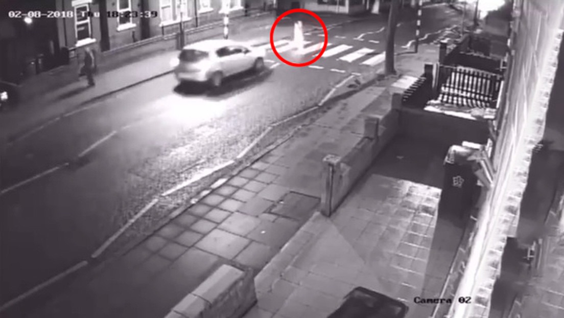 Una mujer atropelló a un anciano y se da a la fuga sin saber que la víctima era su suegro (VIDEO)