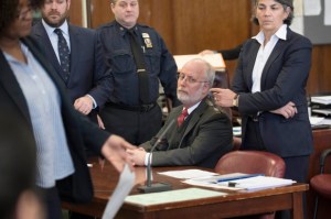 Ginecólogo de Manhattan enfrenta cargos federales por abusar sexualmente de decenas de mujeres