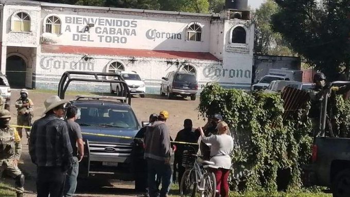 Unos 11 muertos luego de un ataque armado en un bar del centro de México