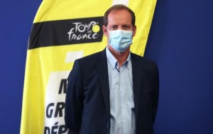 El director del Tour de Francia da positivo al Covid-19