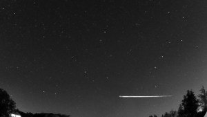 ¡Insólito! Un raro meteorito rebotó en la atmósfera de la Tierra y quedó captado en video