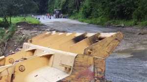La carretera hacia Ocumare de la Costa ya fue despejada