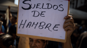 Hecho en revolución: Al trabajador venezolano no le alcanza el sueldo ni para comerse una arepa