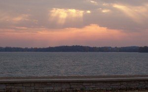 Visitante de una playa en Wisconsin se tropieza con un cerebro envuelto en aluminio (Foto Sensible)