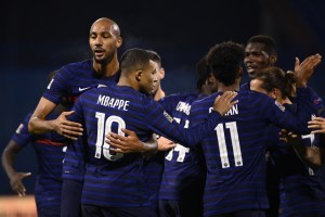 Francia superó a Croacia con goles de Griezmann y Mbappé