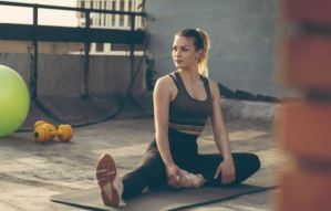 RETO: Bajar de peso y tonificar en 28 días solo con cinco ejercicios de Yoga (+ instrucciones)