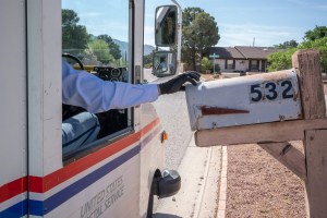 Servicio Postal de EEUU aceptó revertir los cambios en el sistema