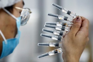 Suiza apuesta por AztraZeneca para otro contrato de 5,3 millones de dosis de vacuna contra el Covid-19