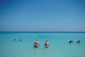 Cuba abre la mayor parte del país al turismo al entrar en “nueva normalidad”