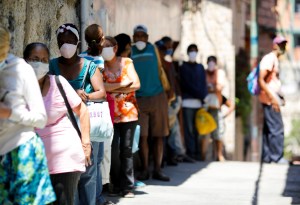 Casi 75% de los habitantes de Caracas dice comer menos que a fines de 2019 por la crisis, según encuesta
