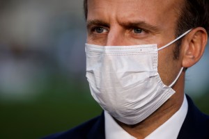 Macron presenta el lunes más medidas para contener una nueva ola epidémica