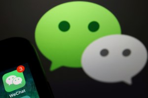 Una jueza de EEUU rechaza la orden del Gobierno de retirar la ‘app’ china WeChat