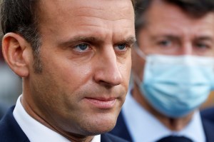 Macron pidió a Irán dejar de empeorar la situación con su programa nuclear