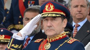 Los lujos y excentricidades del “Señor de los Anillos”, ex Jefe del Ejército de Chile