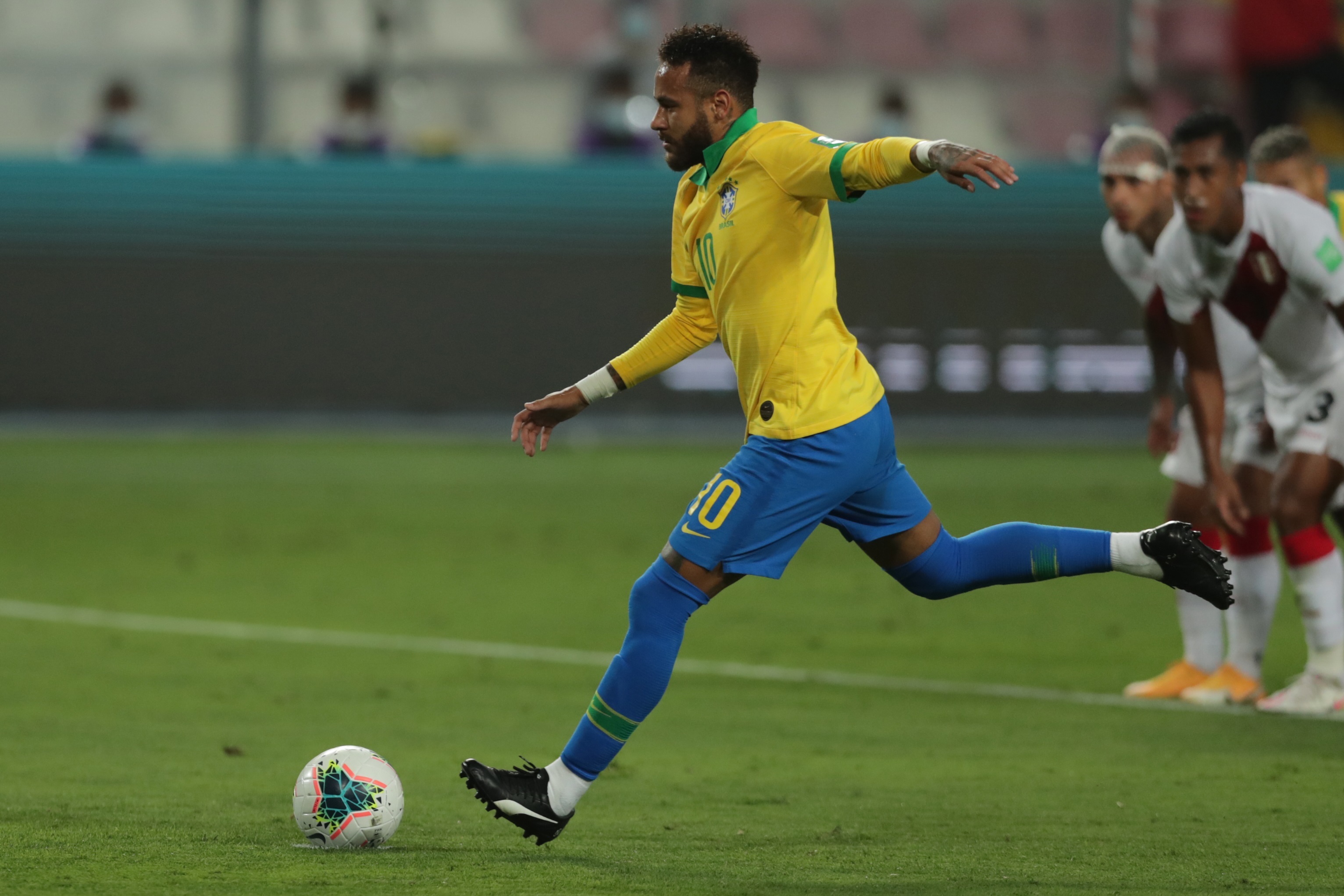 Neymar igualó a Ronaldo Nazario como segundo máximo goleador de Brasil