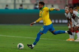 Neymar igualó a Ronaldo Nazario como segundo máximo goleador de Brasil