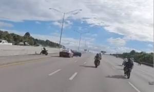 Así fue como un oficial de Florida saltó sobre un motociclista en plena persecución a alta velocidad (VIDEO)