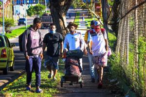 Huir de Venezuela, incluso caminando